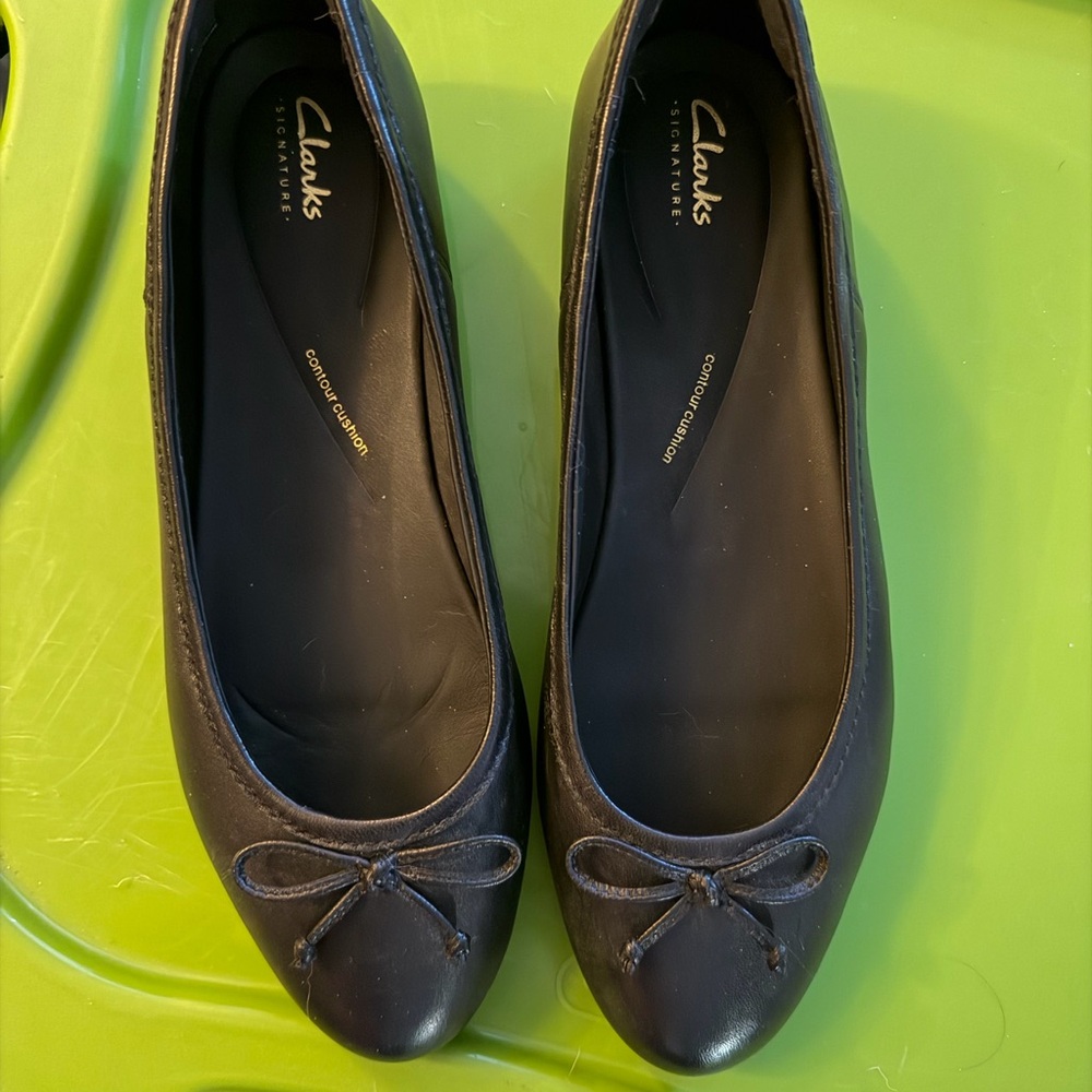 Clarks Women's Elegant Black Flats